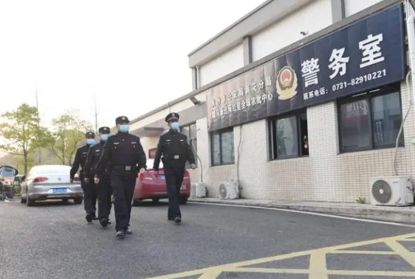 雨花公安：警務室靠前服務，守護營商大環境